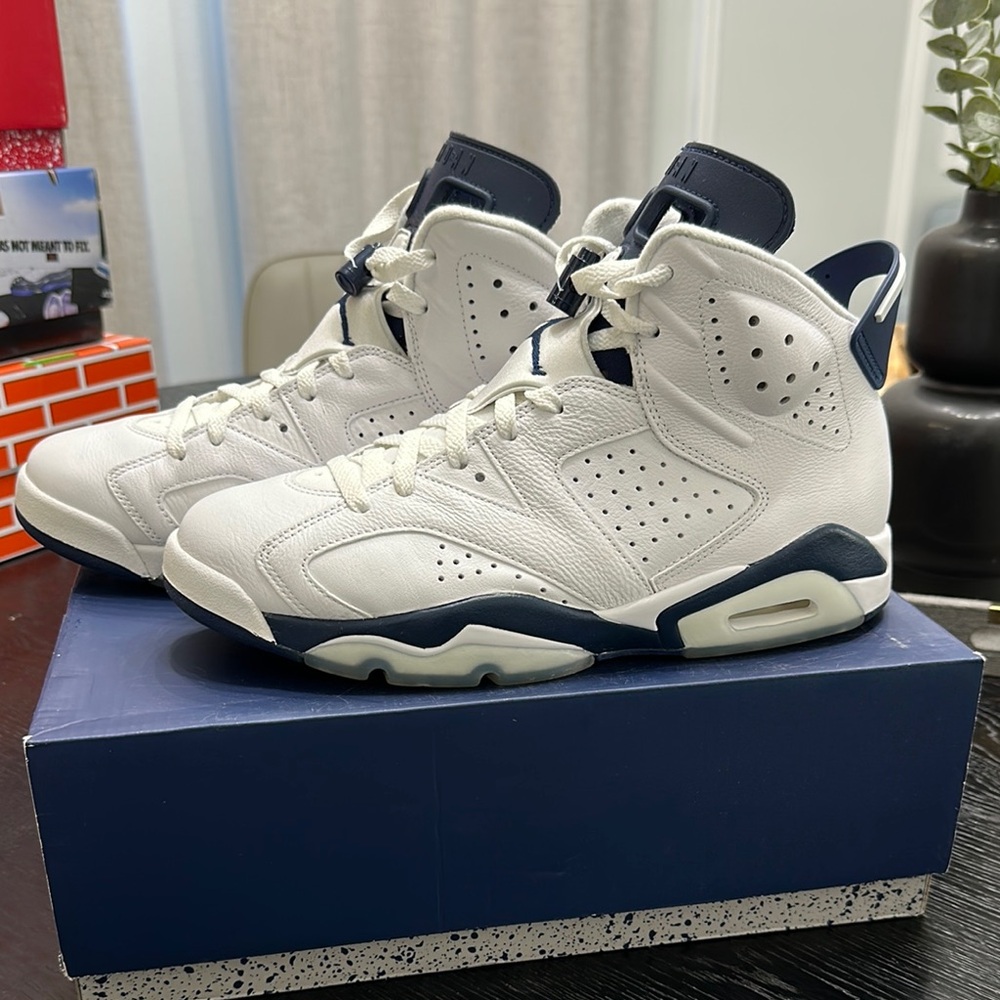Jordan Air Retro 6 White and Navy Sneakers